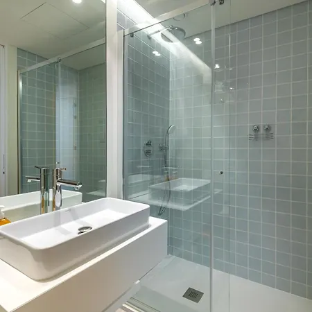 In The Beautiful Bayline Building - - Pool - Gym - - Pargo By Bedzy Apartment *