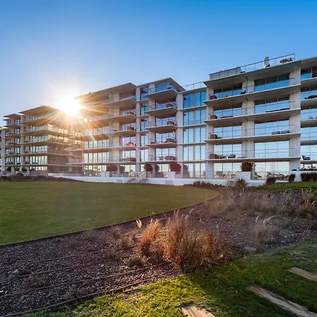 In The Beautiful Bayline Building - - Pool - Gym - - Pargo By Bedzy