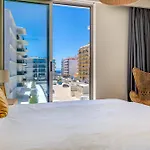 In The Beautiful Bayline Building - - Pool - Gym - - Pargo By Bedzy
