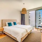 In The Beautiful Bayline Building - - Pool - Gym - - Pargo By Bedzy Daire