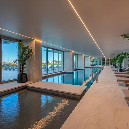 In The Beautiful Bayline Building - - Pool - Gym - - Pargo By Bedzy